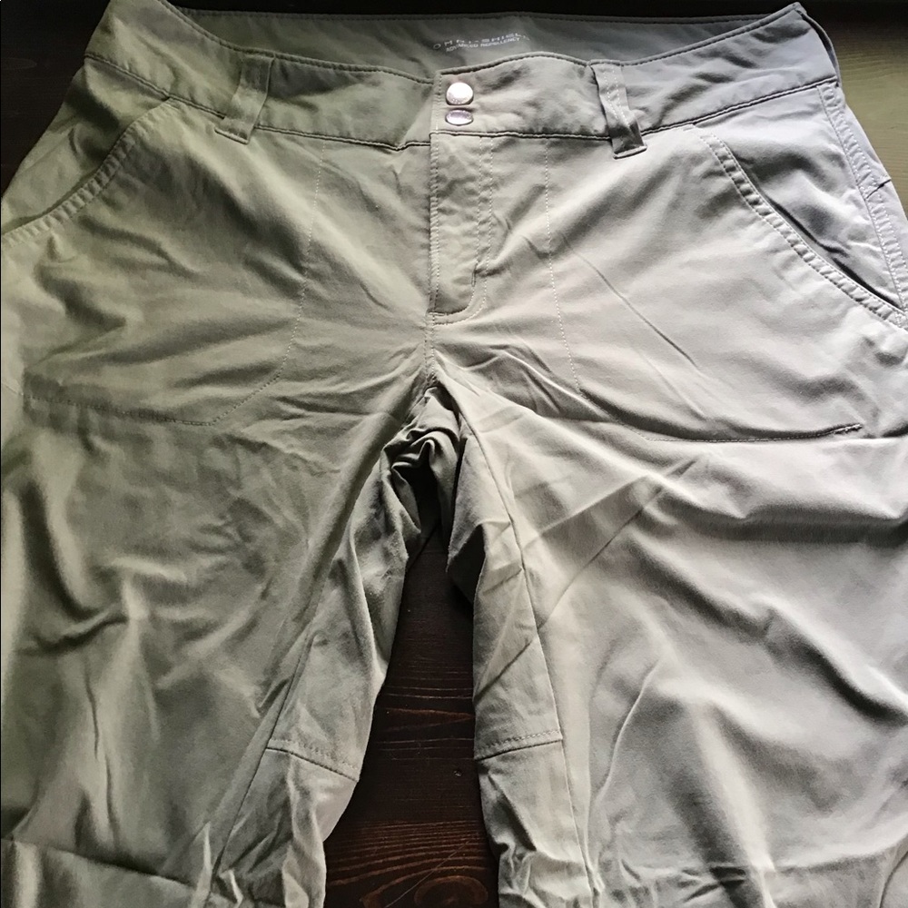 Columbia Omni-shield pants 8 short